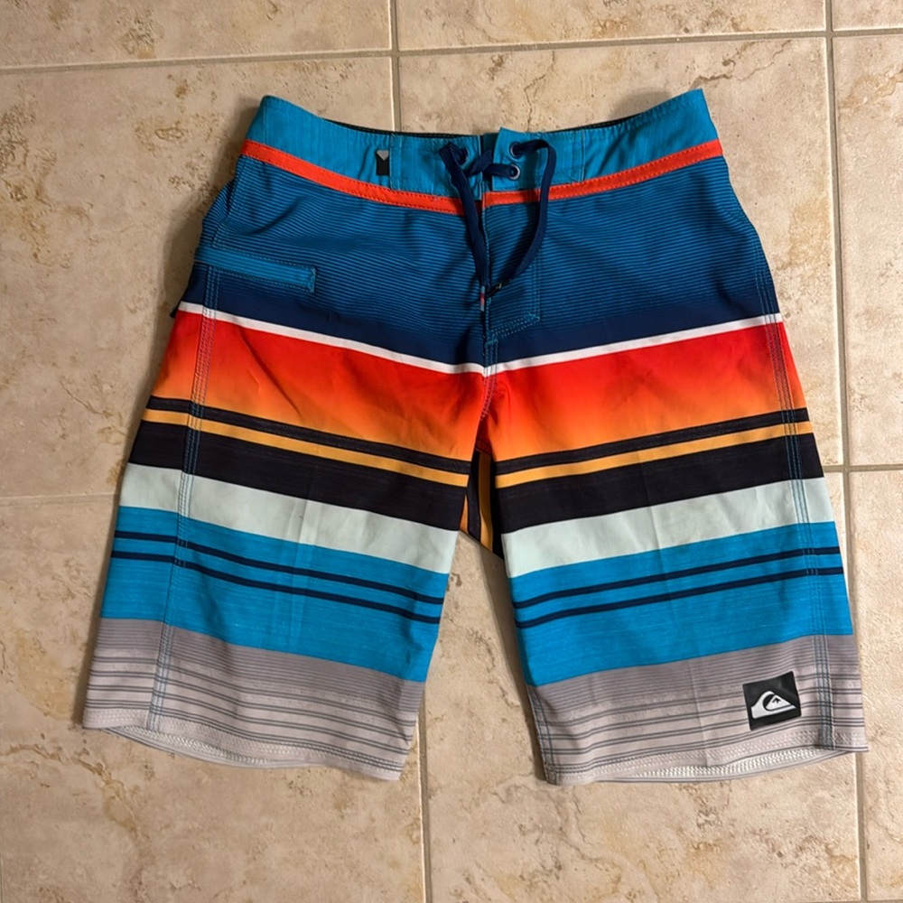 Quicksilver Board Swim Shorts, Size 25 Youth Boy Swim Trunks